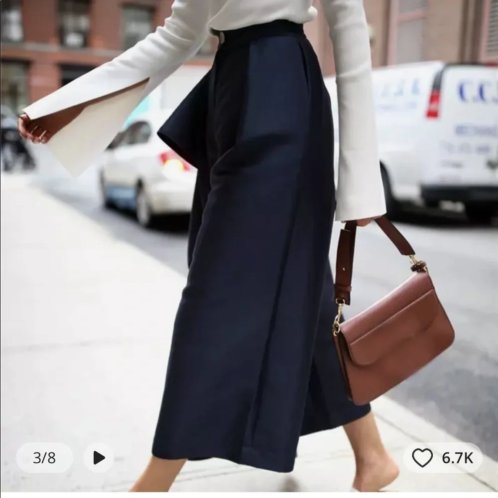 Ruffle pants SOLD MERC - Picture 2 of 6